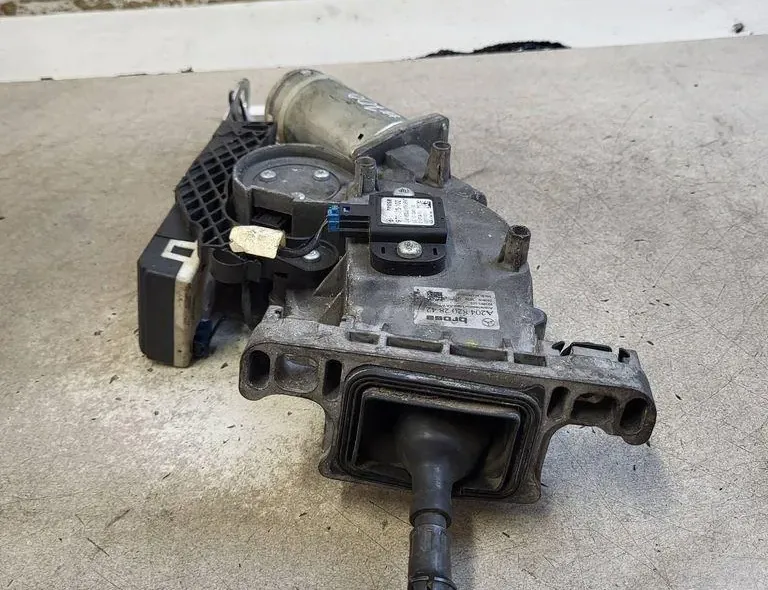 MERCEDES-BENZ C-Class W204/S204/C204 (2004-2015) Мотор за плавно затваряне на багажника на задната врата A2048202842 34934673