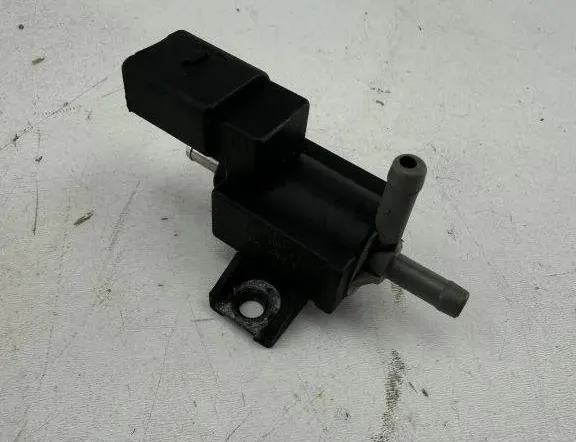 VOLKSWAGEN Scirocco 3 generation (2008-2020) Електромагнитен клапан 06F906283F 31487421