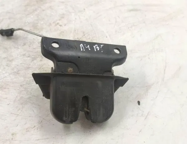 AUDI A4 B5/8D (1994-2001) Заключване на багажника на задната врата 150699 34653448