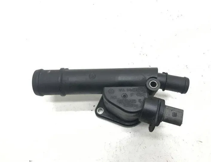 VOLKSWAGEN Golf 5 generation (2003-2009) Тръба за маркуч за охлаждаща течност 038121132 21309402