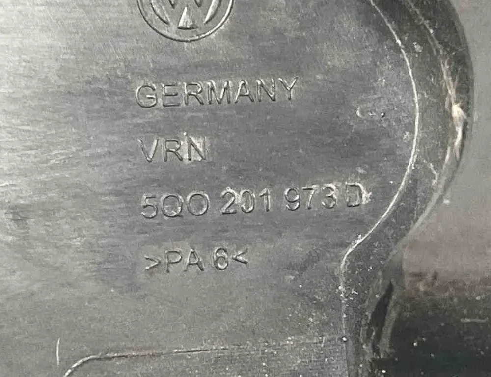 SKODA Octavia 3 generation (2013-2020) Други части на двигателното отделение 5Q0201973D 32684477