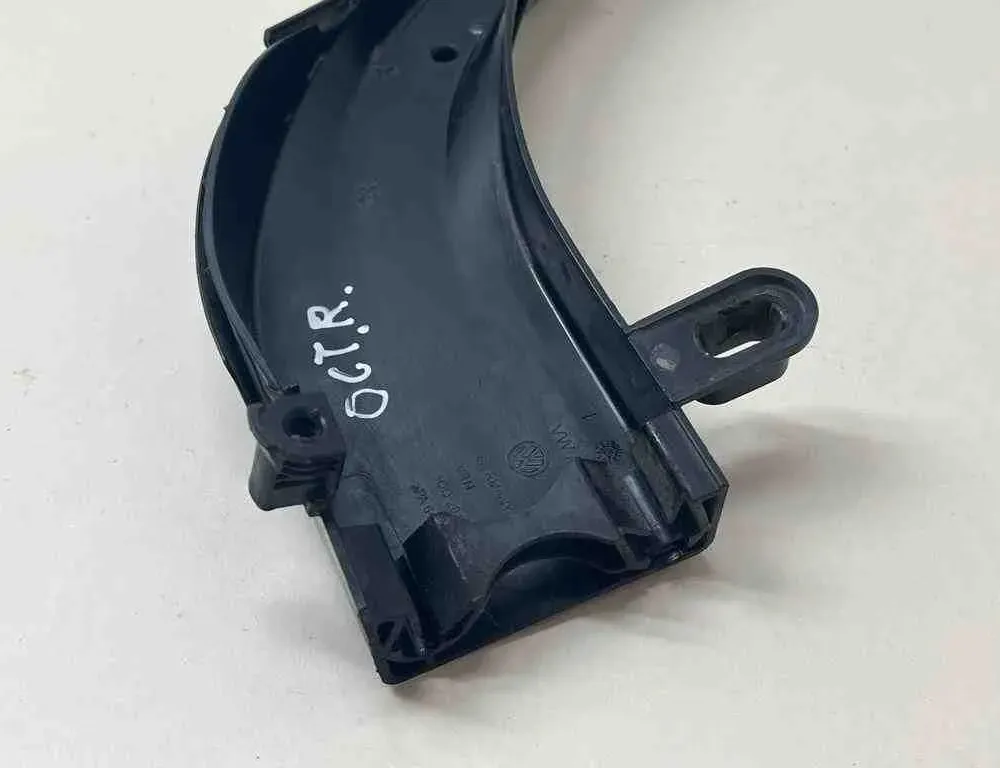 SKODA Octavia 3 generation (2013-2020) Други части на двигателното отделение 5Q0201973D 32684477