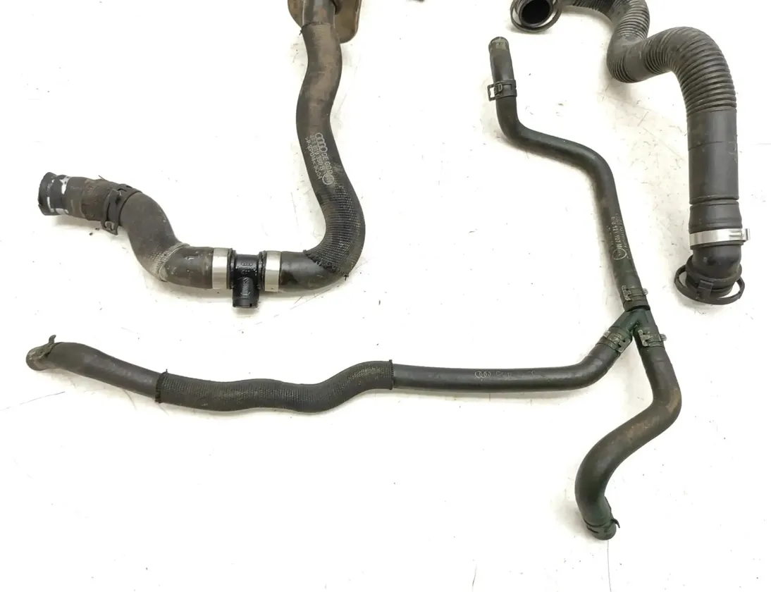 AUDI A6 C6/4F (2004-2011) Тръба за маркуч за охлаждаща течност 4F0121107M 29918749