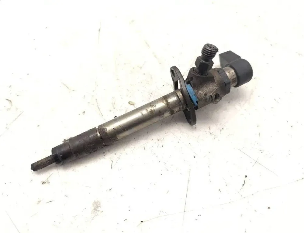 CITROËN C6 1 generation (2004-2012) Горивен инжектор 5U3Q9K546AA 30921879