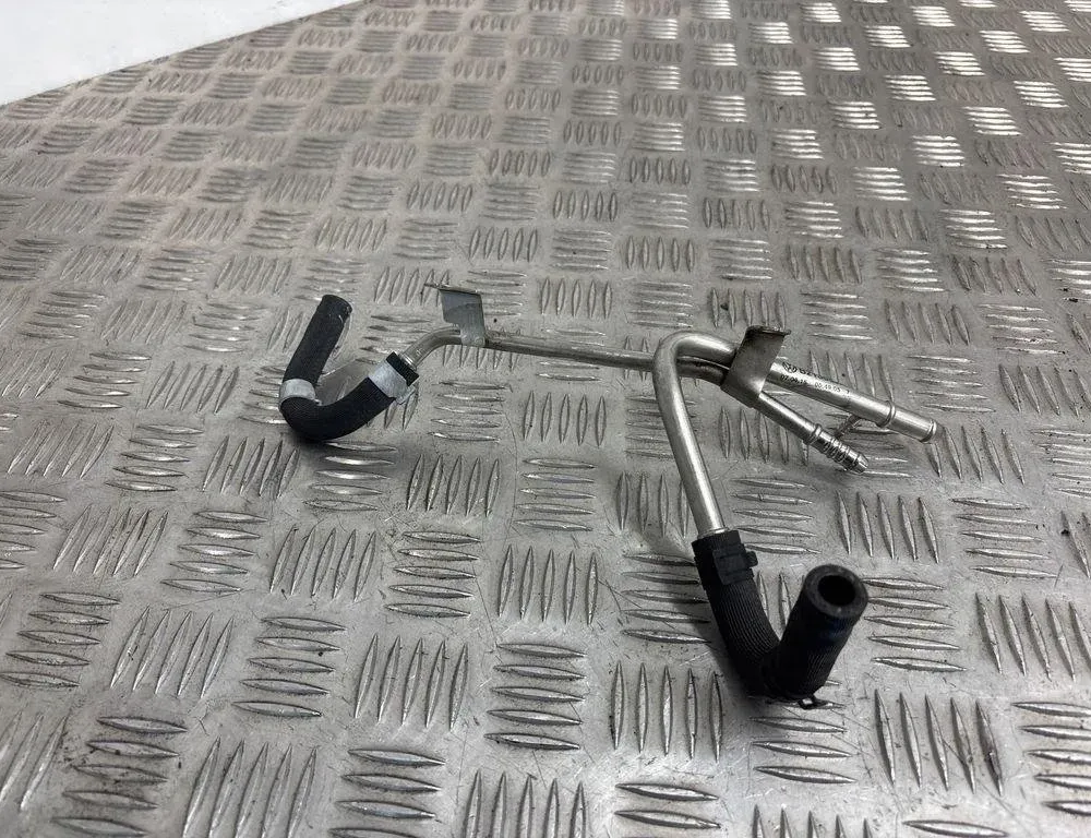 AUDI A3 8V (2012-2020) Горивна тръба 04L201360 30560363