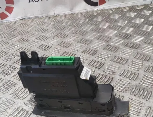 VOLVO XC70 2 generation (2000-2007) Превключвател за управление на прозореца на задната дясна врата 30737519 30650499