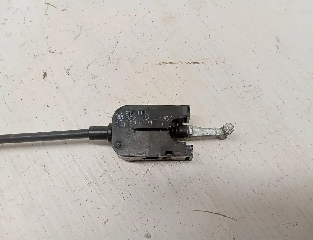 VOLKSWAGEN Tiguan 2 generation (2016-2024) Кабел за заключване на врата 5N0837017E 27662675