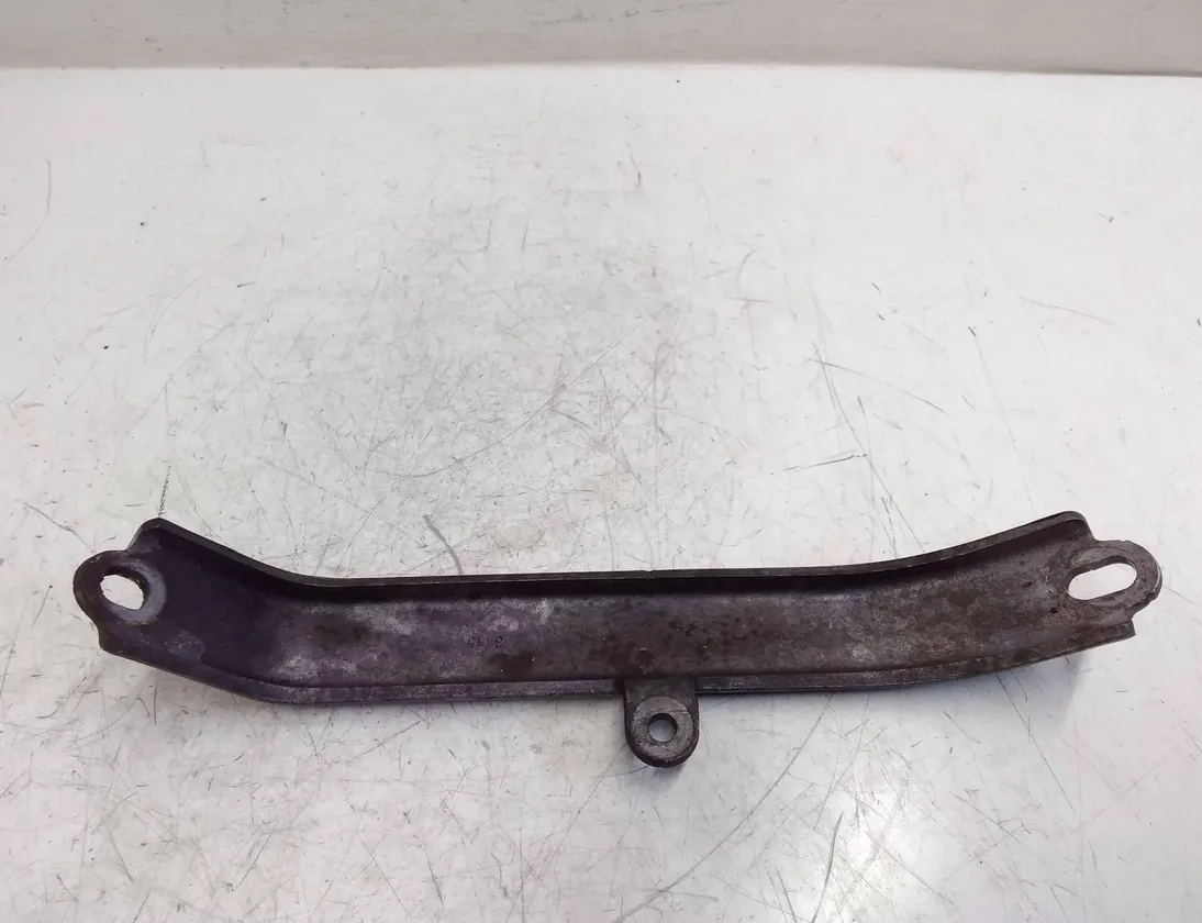 VOLKSWAGEN Passat B7 (2010-2015) Други части на двигателното отделение 04L129723 28699242