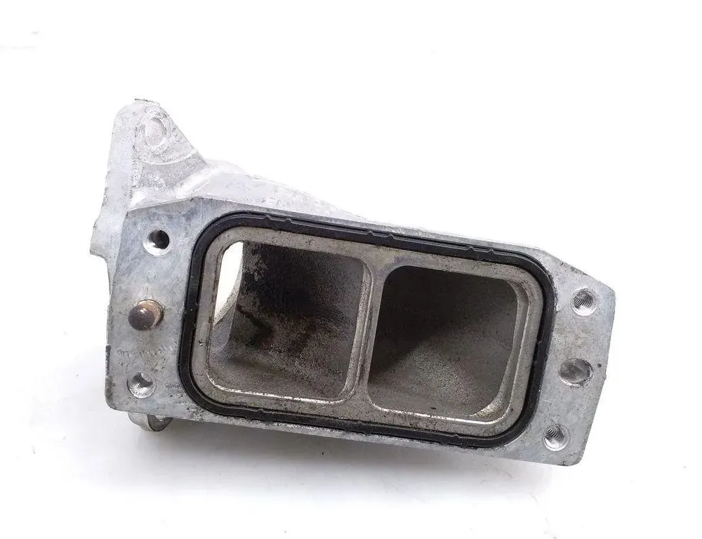 SKODA Octavia 3 generation (2013-2020) Други части на двигателното отделение 04L128837E 31979241