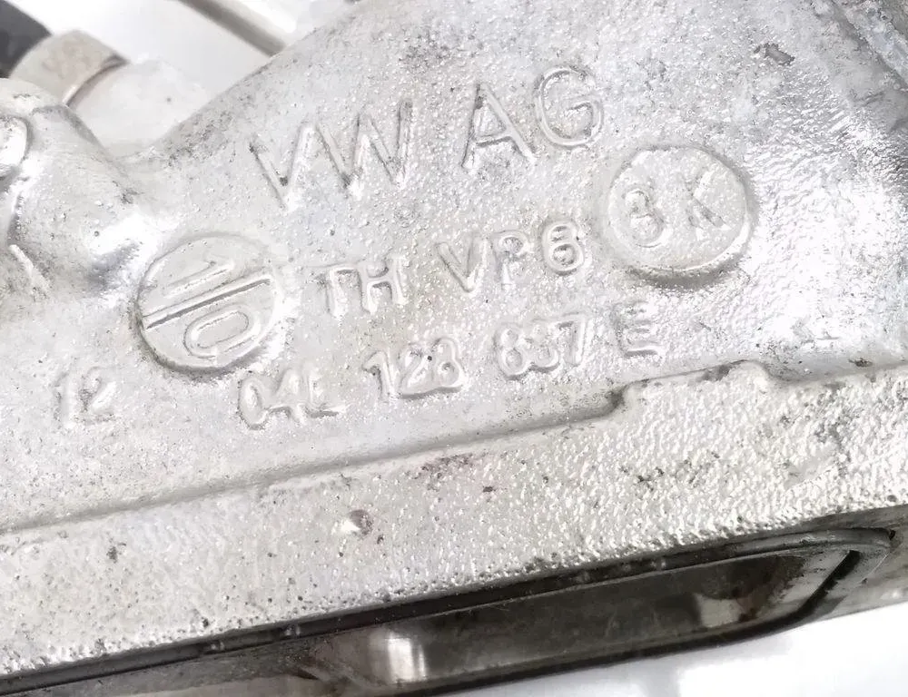 SKODA Octavia 3 generation (2013-2020) Други части на двигателното отделение 04L128837E 31979241