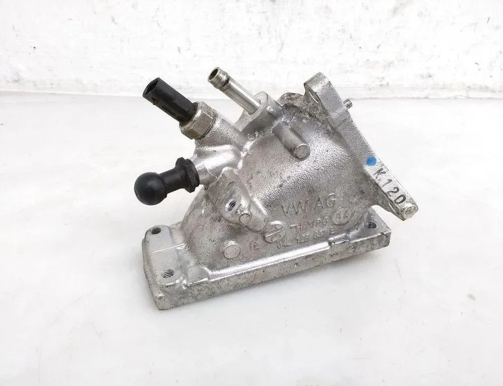 SKODA Octavia 3 generation (2013-2020) Други части на двигателното отделение 04L128837E 31979241