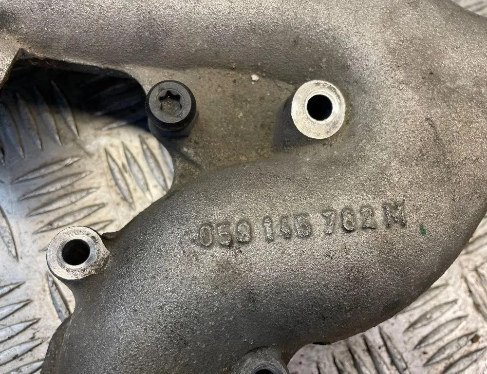 AUDI A4 B7/8E (2004-2008) Всмукателен колектор 059145762M 34096130