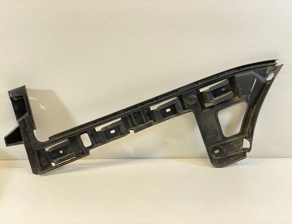 VOLKSWAGEN Passat B7 (2010-2015) Скоба за задна лява броня 3C9807394 30680770