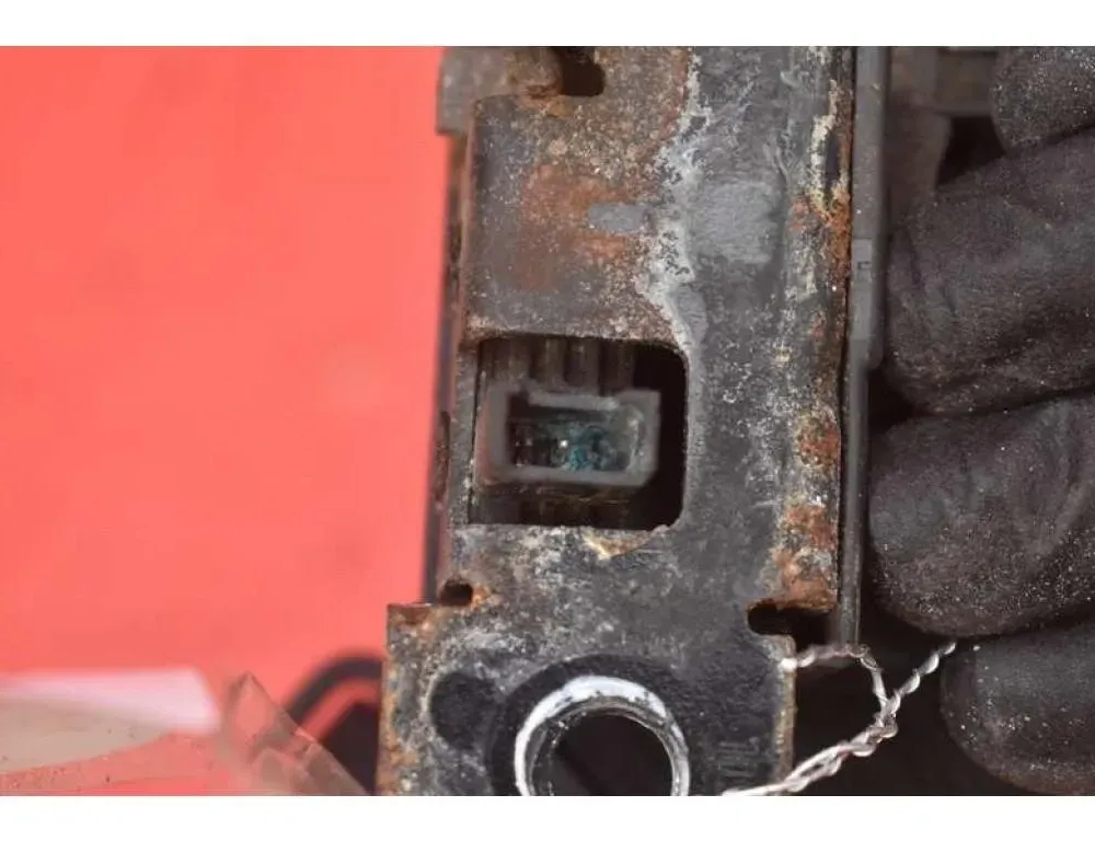 VOLKSWAGEN Passat B5 (1996-2005) Заключване на багажника на задната врата 3B9827505C 25975566