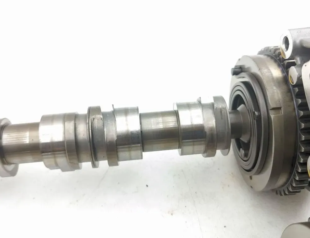 AUDI A6 C8/4K (2018-2024) Всмукателен разпределителен вал 06L103166H 34463276