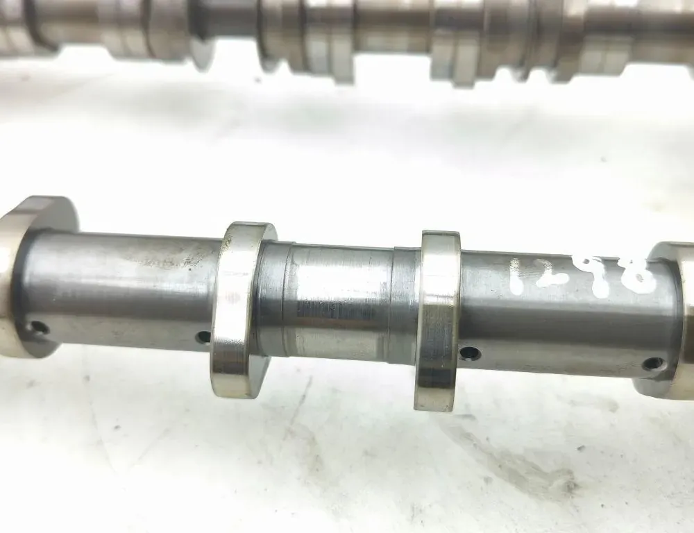 AUDI A6 C8/4K (2018-2024) Всмукателен разпределителен вал 06L103166H 34463276