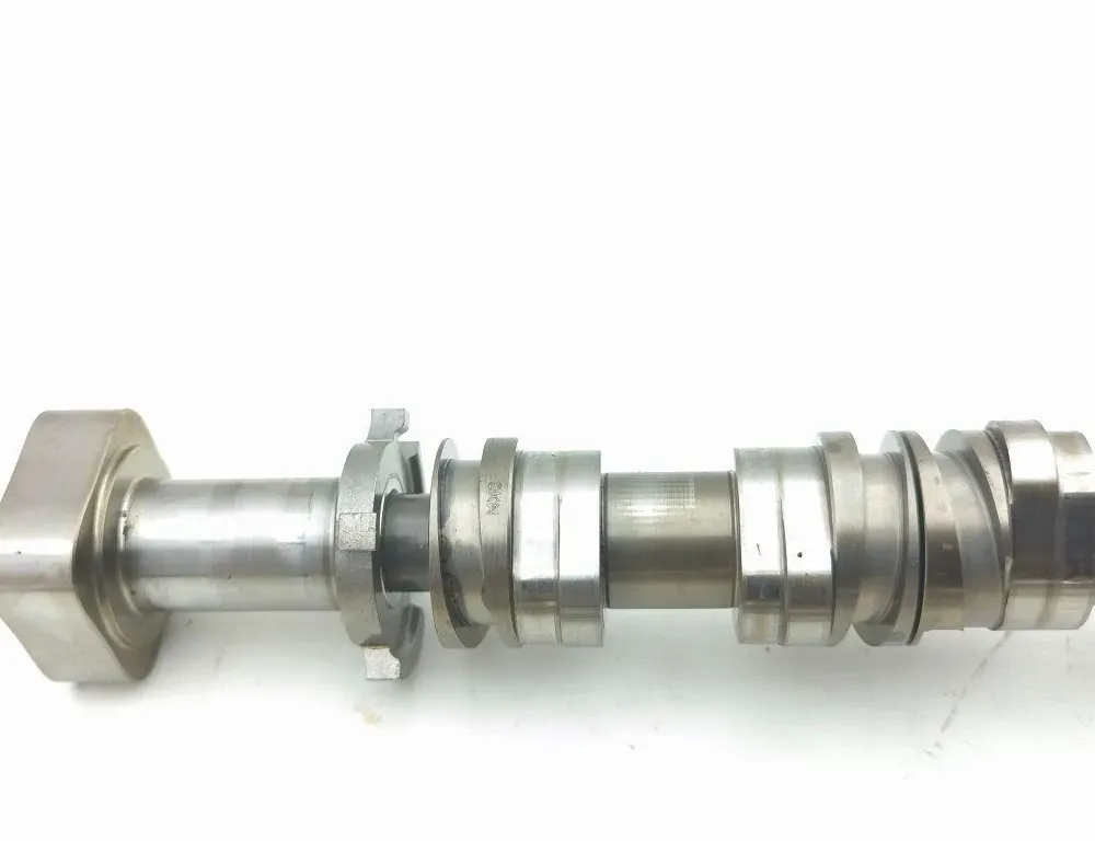 AUDI A6 C8/4K (2018-2024) Всмукателен разпределителен вал 06L103166H 34463276