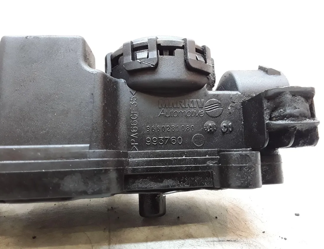 VOLVO S40 2 generation (2004-2012) Капак на клапана 9660281080 23586748