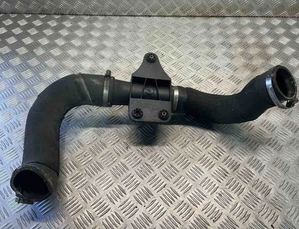 AUDI A6 C6/4F (2004-2011) Тръба за маркуч на междинния охладител 4G0145673R 32452805