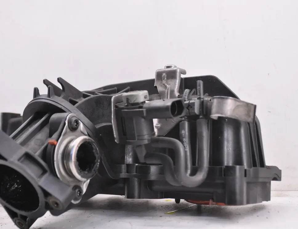 VOLKSWAGEN Golf 6 generation (2008-2015) Всмукателен колектор 03L129711 33780982