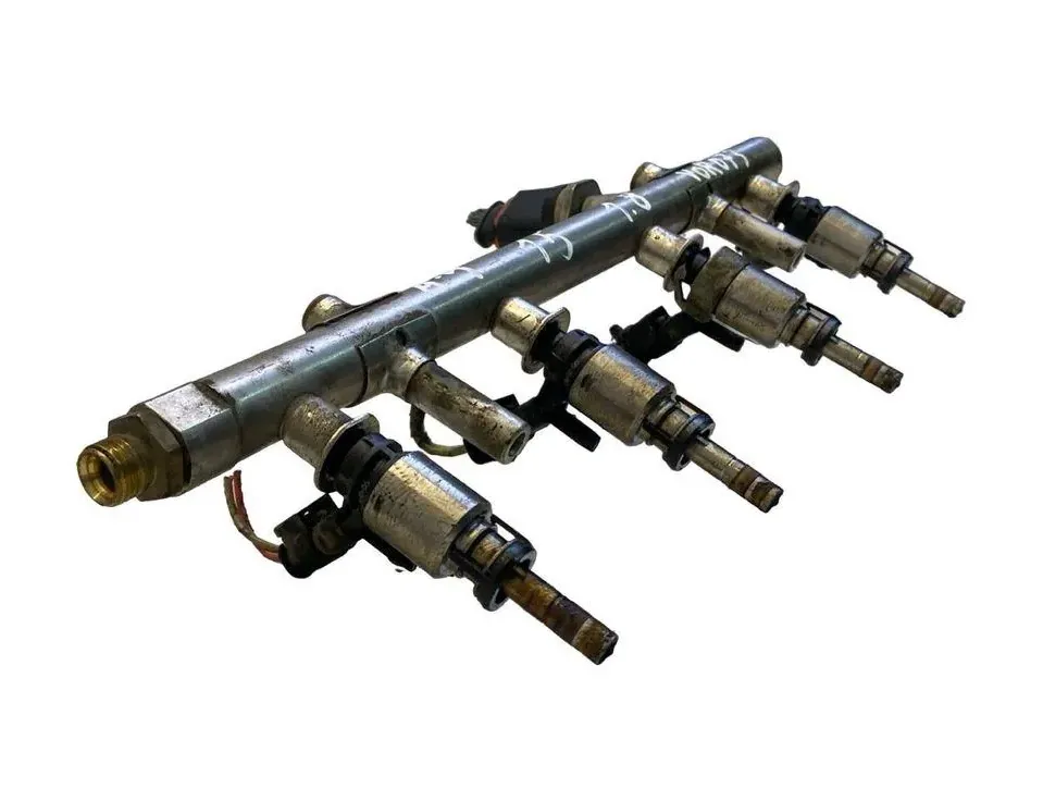 AUDI A3 8V (2012-2020) Комплект горивен инжектор 06K133317G 33553405