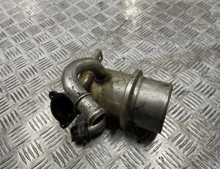 VOLKSWAGEN Passat B8 (2014-2023) EGR охладител 04L131512 22185880