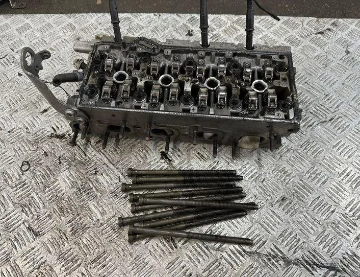 AUDI A6 C7/4G (2010-2020) Цилиндрова глава на двигателя CNH 22209062
