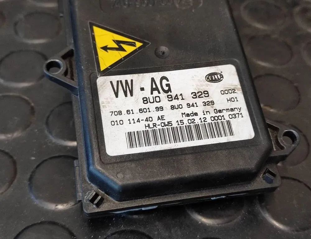 VOLKSWAGEN Touareg 2 generation (2010-2018) Блок за управление на ксенонови светлини 8U0941329 33174891