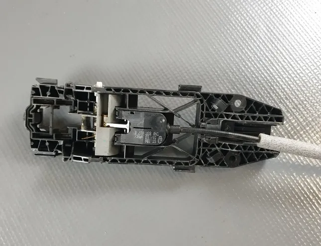 VOLKSWAGEN Golf 7 generation (2012-2024) Заключване на задната дясна врата 5N0839885H,5K4839016Q 25187621