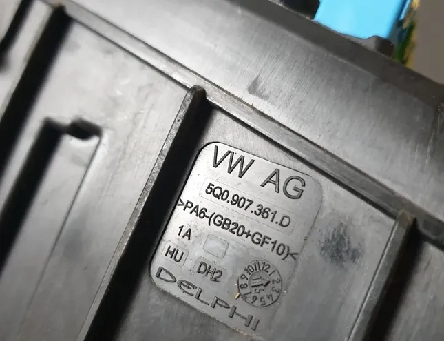 SKODA Octavia 3 generation (2013-2020) Табло за бушони 5Q0907361D 28133363