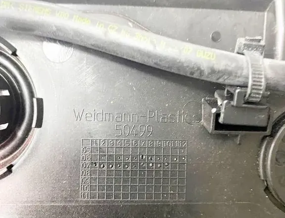 BMW 3 Series E90/E91/E92/E93 (2004-2013) Облицовка на капака на предната чистачка 15677210,50499,156772,6928635 34703490