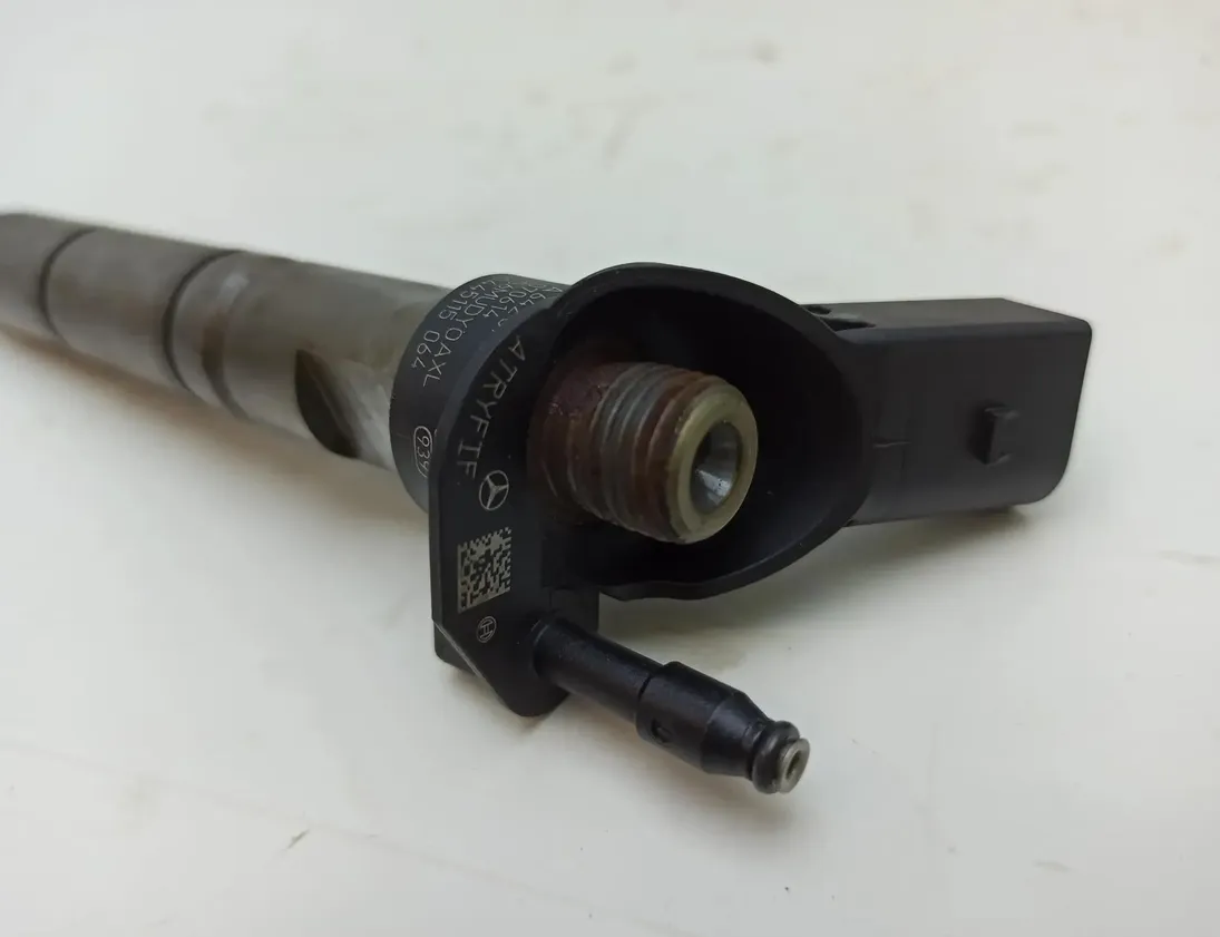 CHRYSLER 300C 1 generation (2005-2011) Горивен инжектор 0445115064,A6420701387 30248136