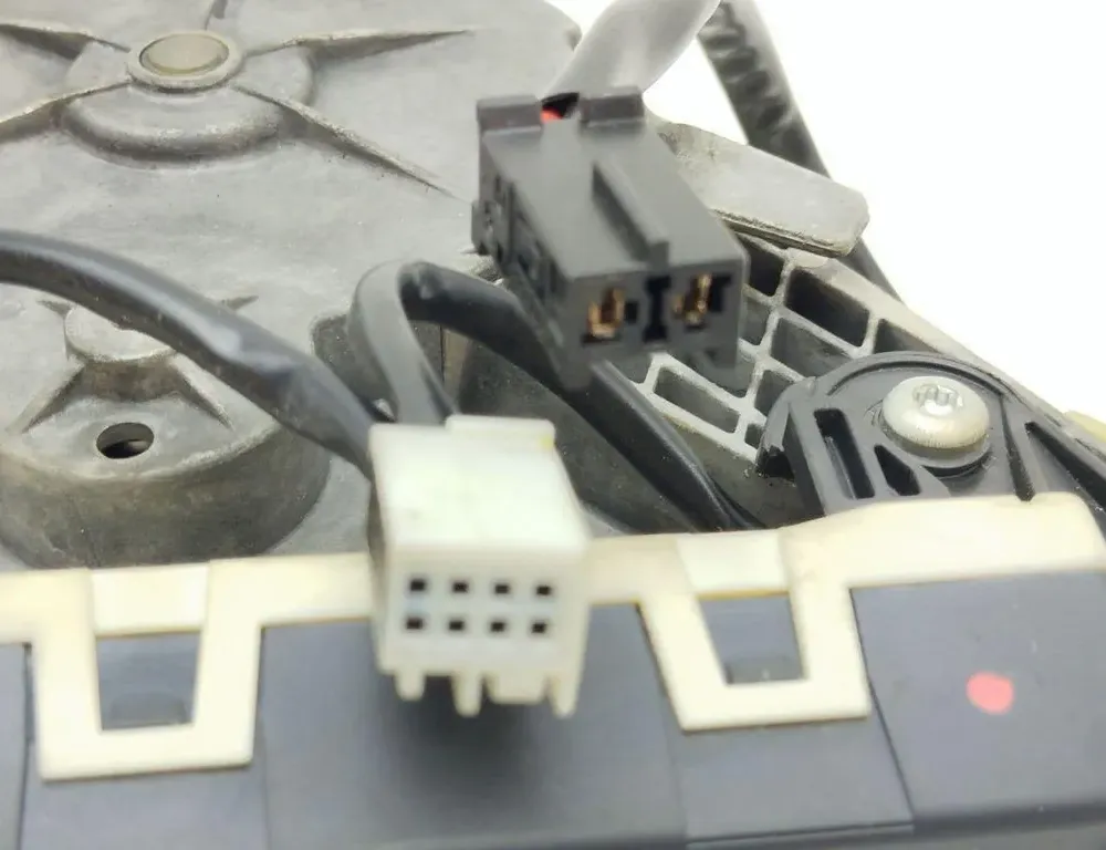 MERCEDES-BENZ C-Class W206 (2021-2023) Мотор за плавно затваряне на багажника на задната врата A2048705226,A2048708926,A2044420619,A2048202842 34640567