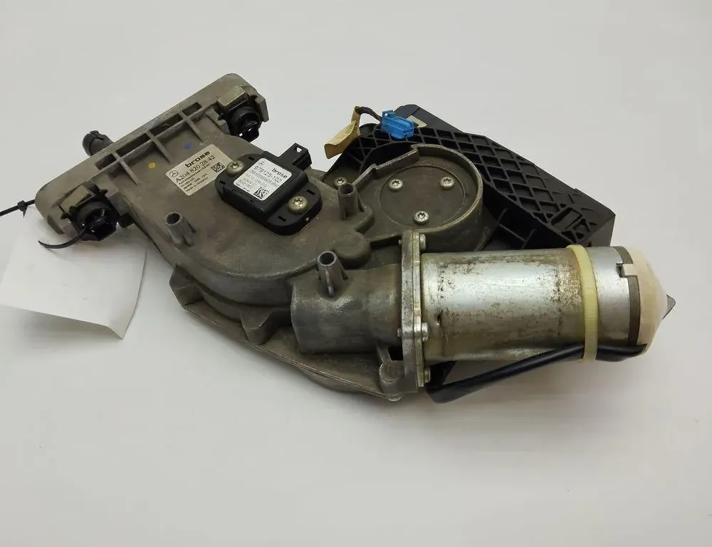 MERCEDES-BENZ C-Class W206 (2021-2023) Мотор за плавно затваряне на багажника на задната врата A2048705226,A2048708926,A2044420619,A2048202842 34640567