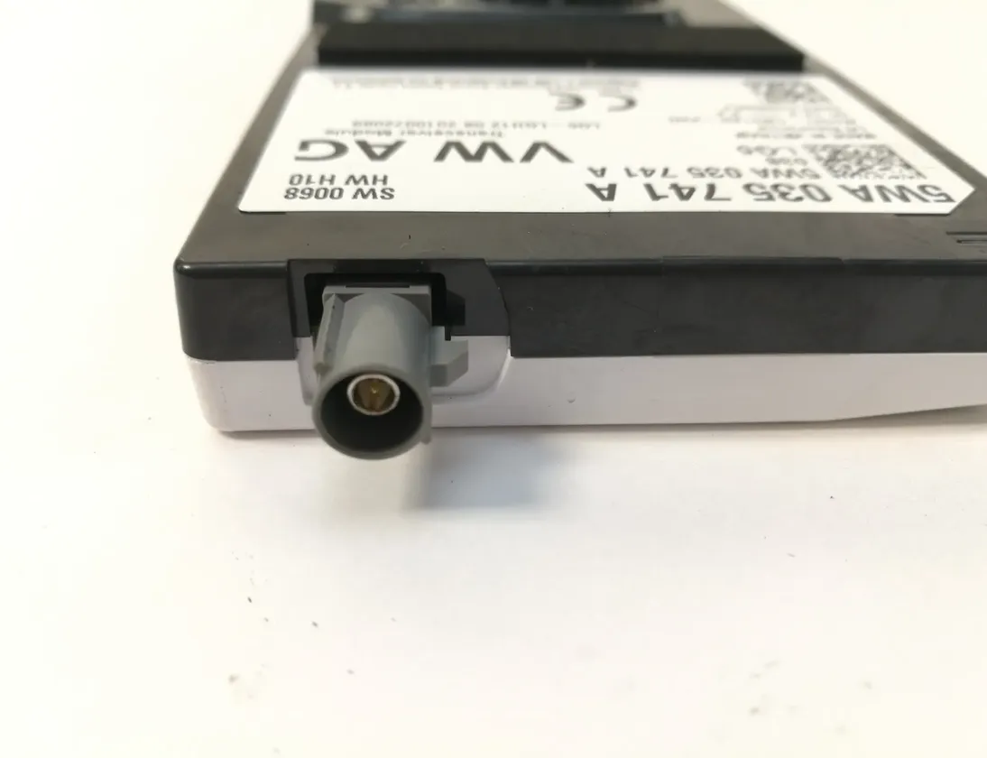 VOLKSWAGEN Golf 7 generation (2012-2024) Антенен усилвател с капак на багажника 5WA035741A 12189183