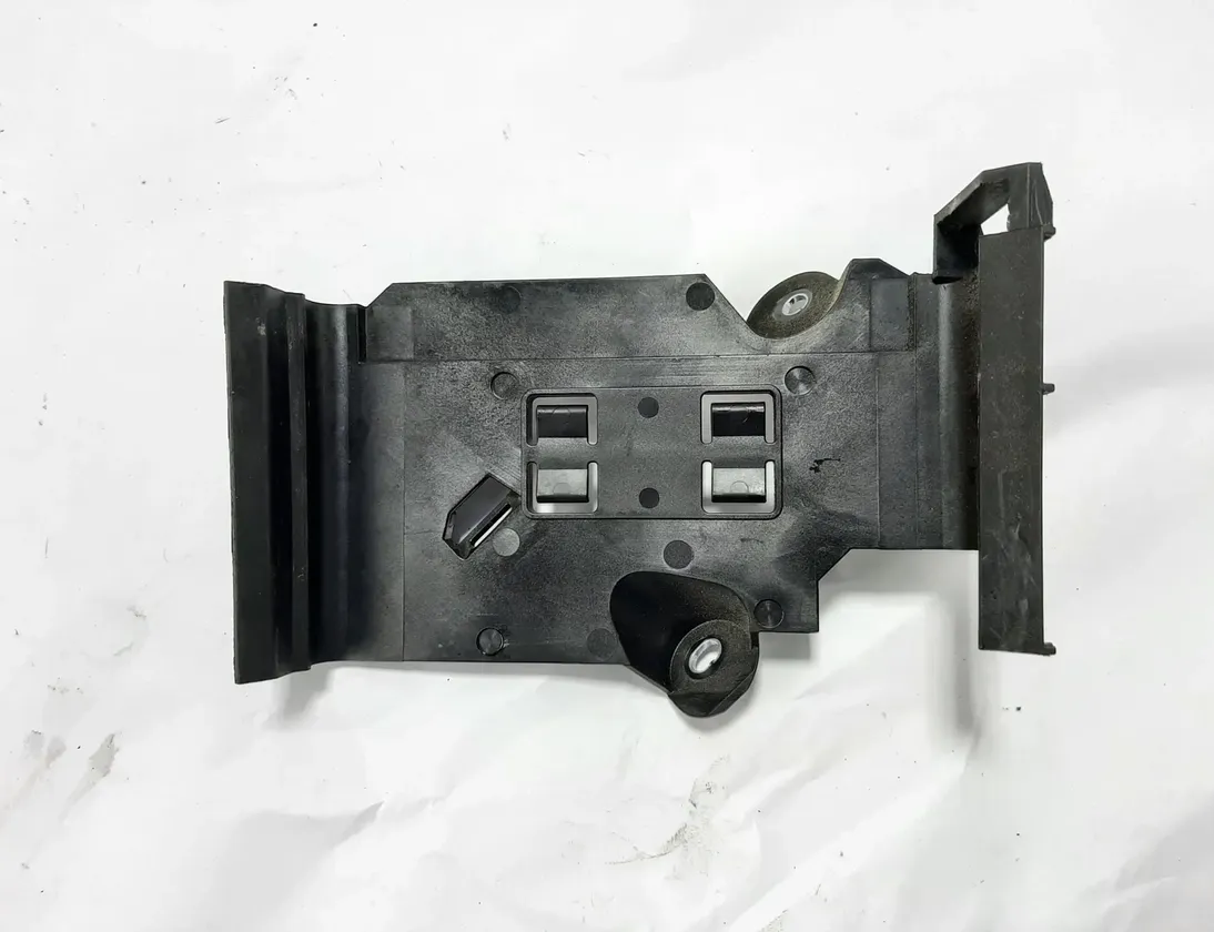 SKODA Octavia 3 generation (2013-2020) Други части на двигателното отделение 5Q0906507C 23540322