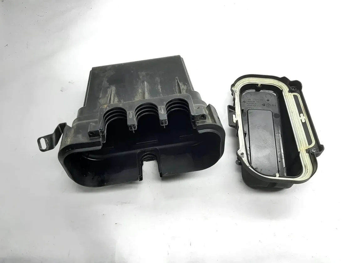 BMW 5 Series F10/F11 (2009-2017) Табло за бушони 7555189,8508212 25394340