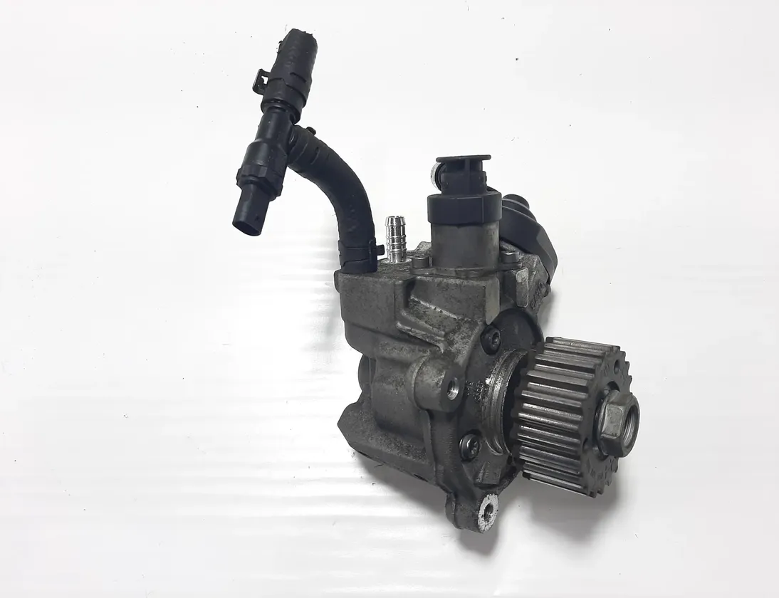VOLKSWAGEN Variant VII TDI (2014-2024) Горивна помпа 04L130755D 33501837