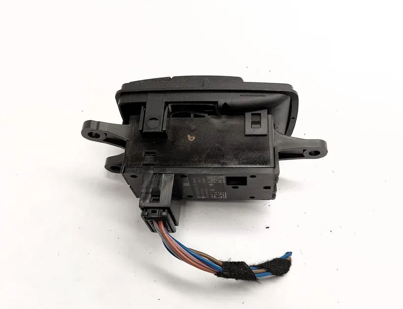 BMW X1 F48/F49 (2015-2023) Бутон за ръчна спирачка 6822523 34998137