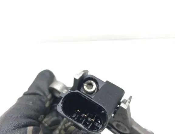 AUDI A4 allroad B8 (2009-2015) Допълнителни вътрешни части на двигателя 03L103173 32205708