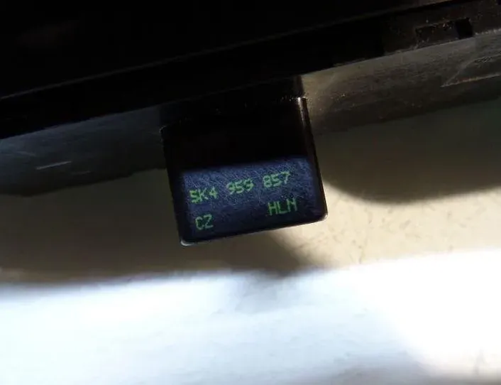 VOLKSWAGEN Touran 1 generation (2003-2015) Превключвател за прозорец на предната дясна врата 1T2867372,5K4959857 25725913