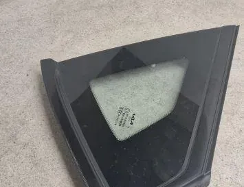 KIA EV6 1 generation (2021-2023) Прозорец на задната лява врата 87810CV100 34253315