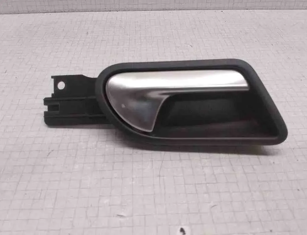 VOLKSWAGEN Golf 8 generation (2019-2023) Дръжка за отваряне на дясна предна вътрешна врата 1K1837114 32503727