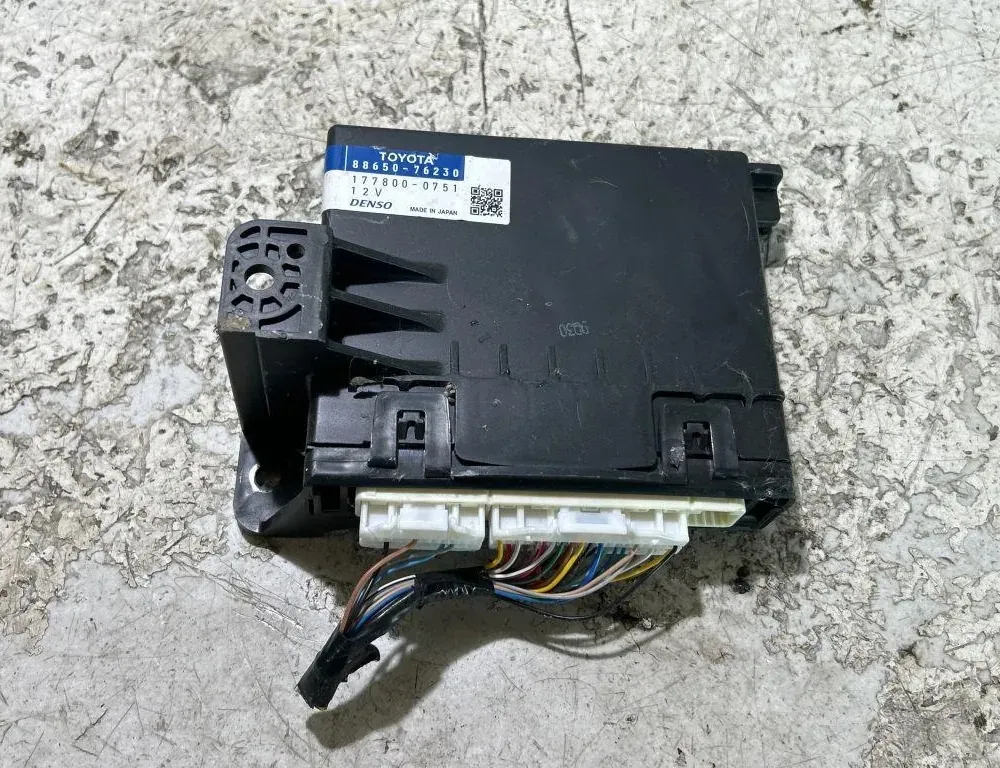 LEXUS CT 1 generation (2010-2024) Други управляващи блокове 8865076230,1778000751 35008903