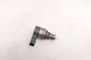 AUDI A8 D4/4H (2010-2018) Регулатор на налягането на горивото 057130764AE 33005619