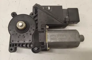 MERCEDES-BENZ E-Class W210 (1995-2002) Моторче за управление на прозореца на задната дясна врата 0130821698 34995995