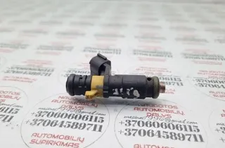 VOLKSWAGEN Jetta 3 generation (1992-1998) Горивен инжектор 33902144