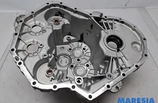 RENAULT Captur 1 generation (2013-2019) Корпус на скоростната кутия 321006106R,2500331596 31268021