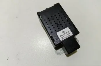 VOLKSWAGEN Golf 7 generation (2012-2024) Антенен усилвател с капак на багажника 5M0035570B 22672687