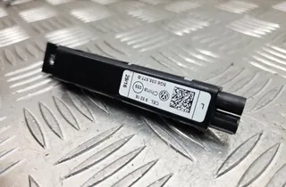 VOLKSWAGEN Golf 7 generation (2012-2024) Антенен усилвател с капак на багажника 5G6035577B 34747372